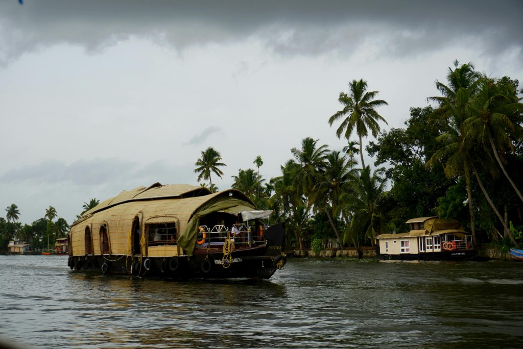 06 DAYS – KERALA BACKWATERS TOUR
